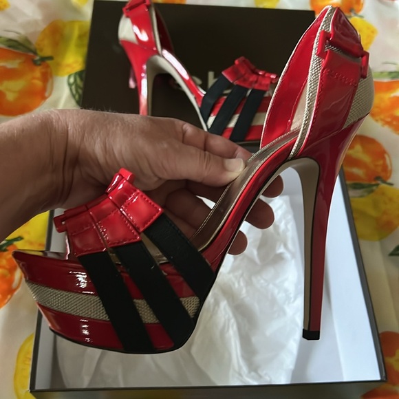 BEBE red patent leather stiletto heels  platform new inbox size 8.5 - Picture 7 of 8